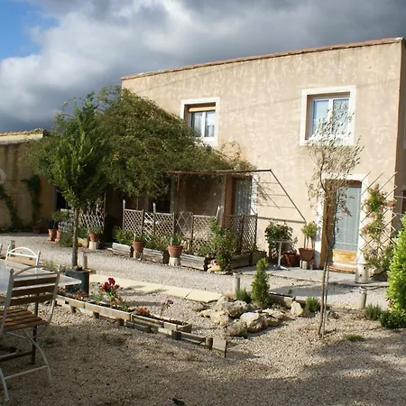 Les Romarins Bed & Breakfast