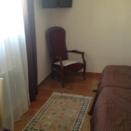 Bed & Breakfast Les Romarins Crestet